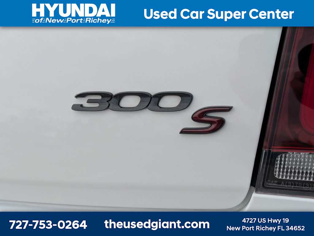 Thumbnail: 2020 Chrysler 300 - 12