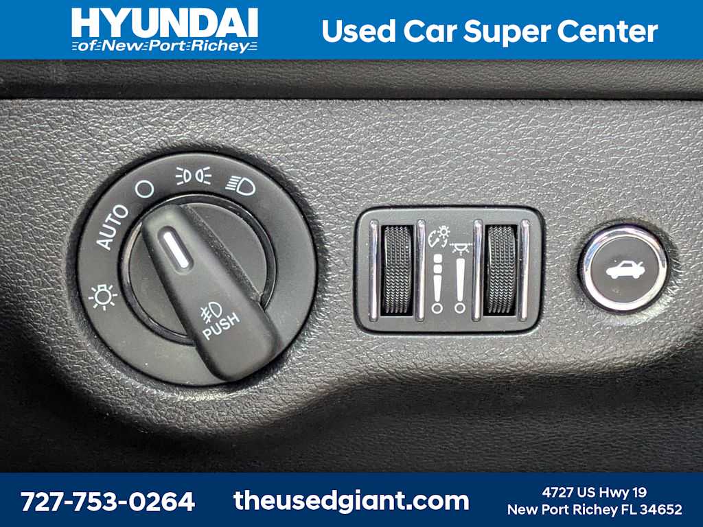 Thumbnail: 2022 Dodge Challenger - 32