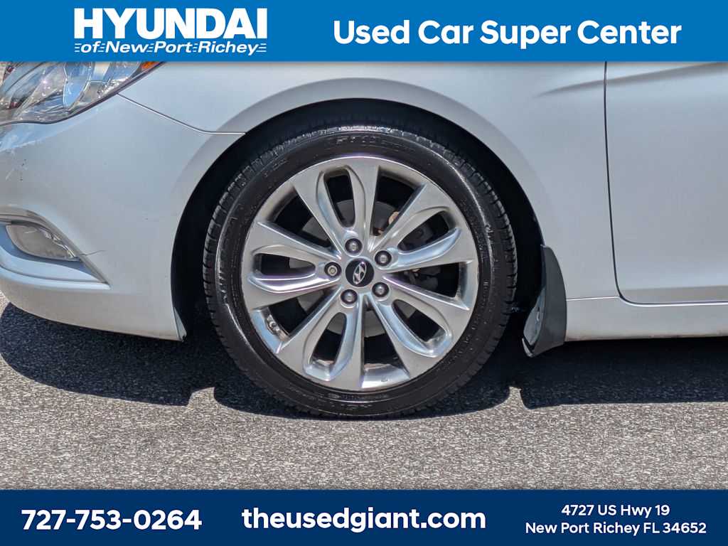 Thumbnail: 2013 Hyundai Sonata - 10