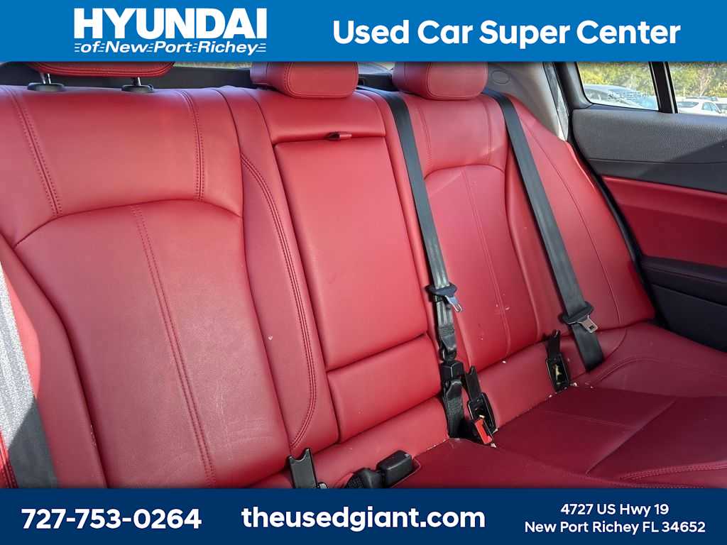 Thumbnail: 2019 Alfa Romeo Giulia - 8