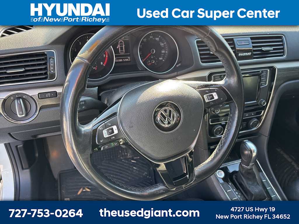 Thumbnail: 2018 Volkswagen Passat - 13