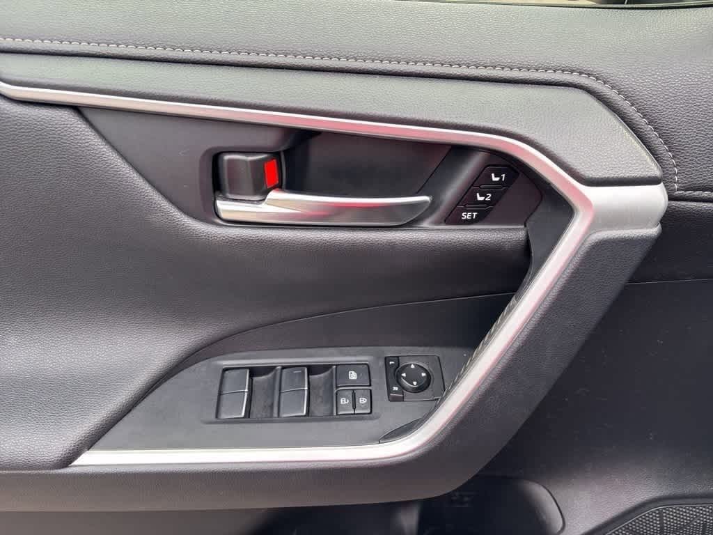 Thumbnail: 2019 Toyota RAV4 - 11