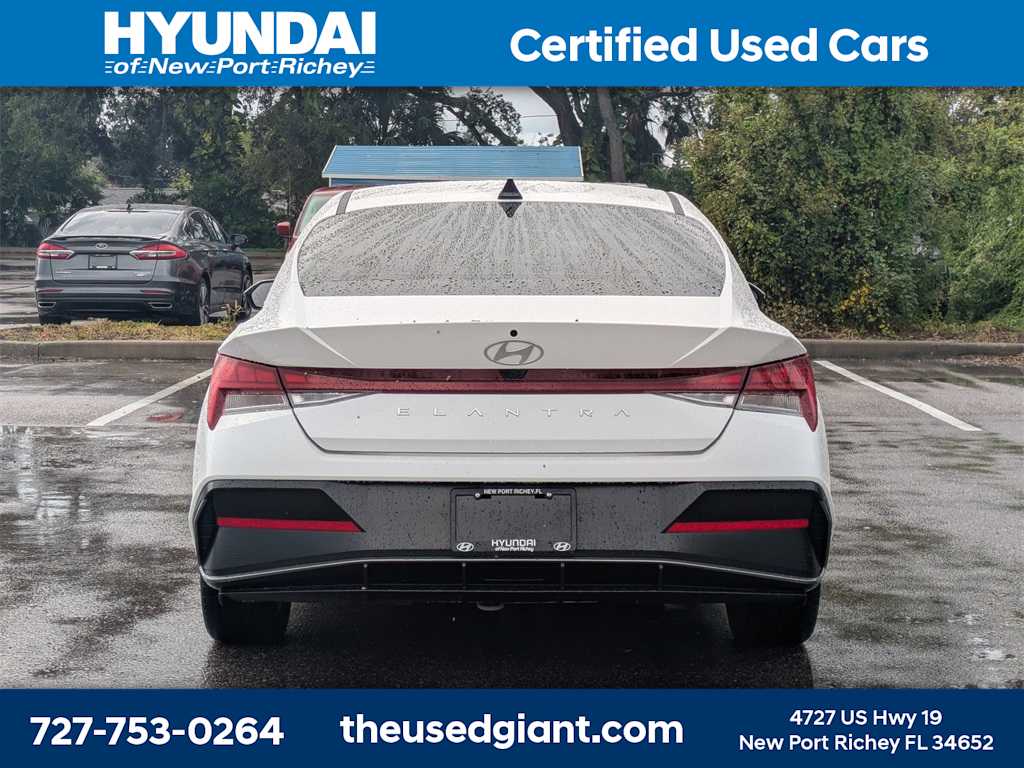 Thumbnail: 2024 Hyundai Elantra - 4