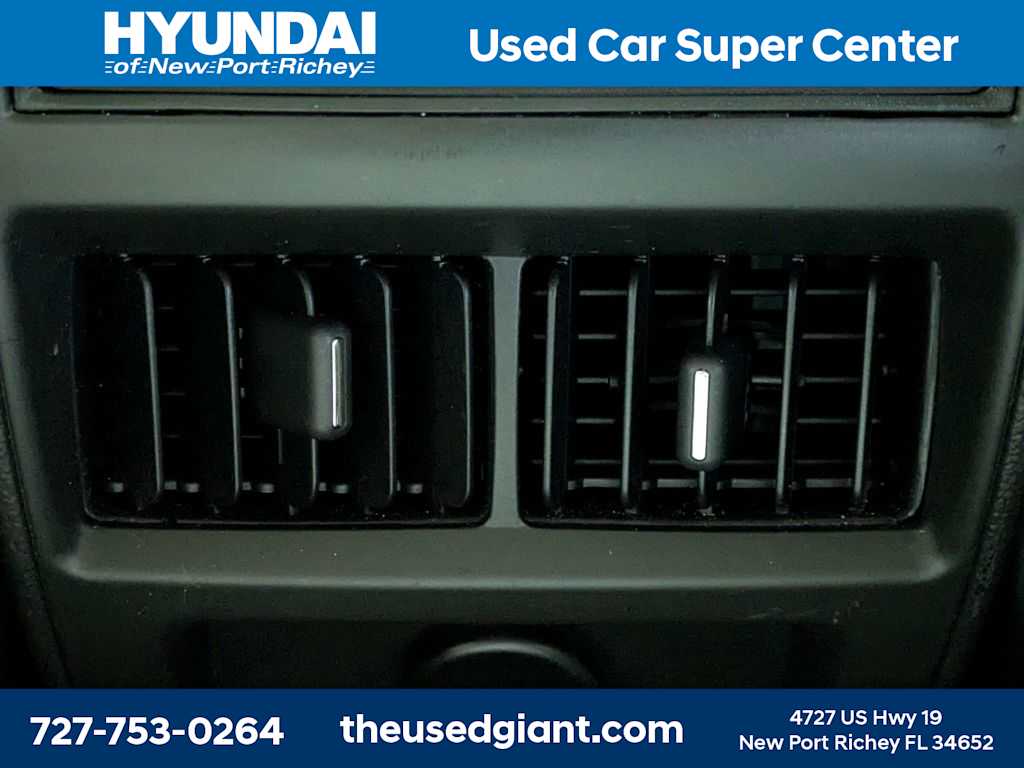 Thumbnail: 2015 Cadillac SRX - 17