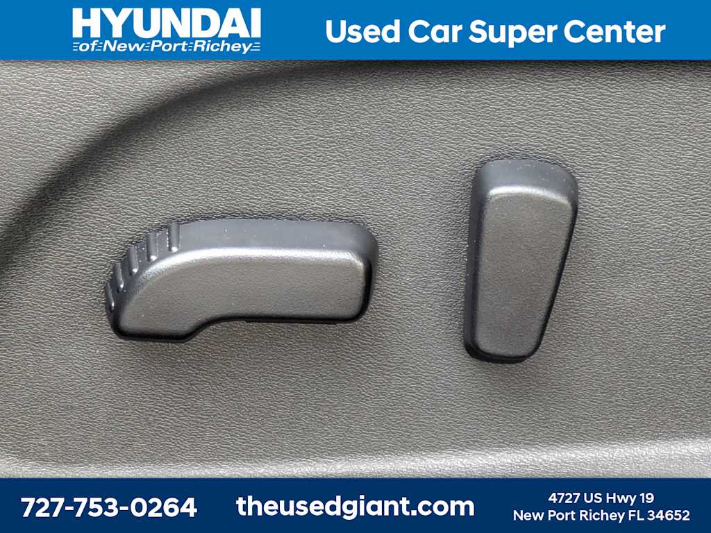 Thumbnail: 2015 Nissan Pathfinder - 24