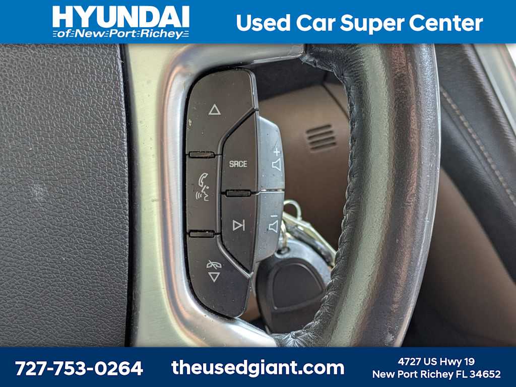 Thumbnail: 2015 GMC Acadia - 38