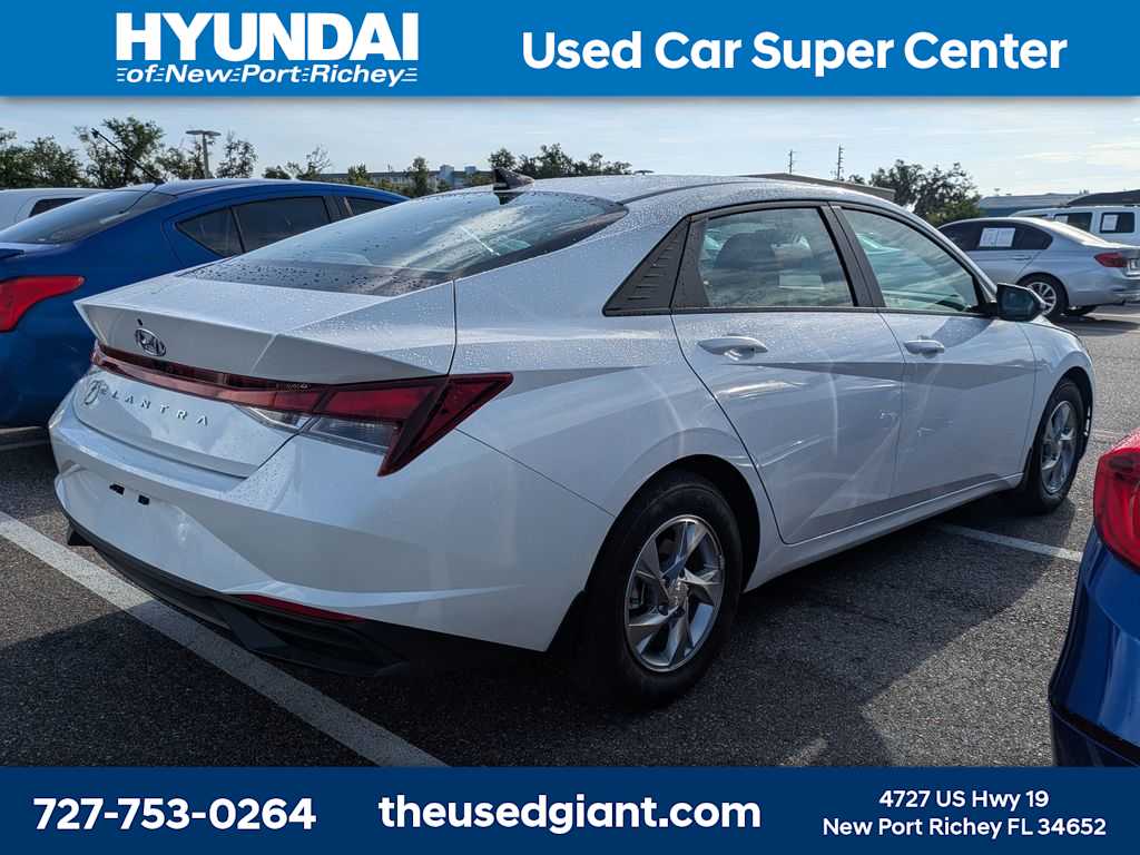 Thumbnail: 2022 Hyundai Elantra - 2
