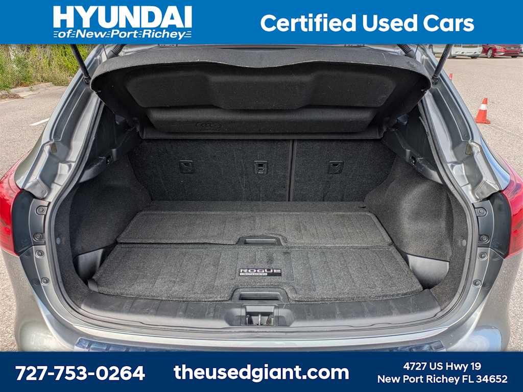 Thumbnail: 2018 Nissan Rogue Sport - 12