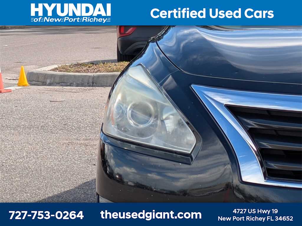 Thumbnail: 2013 Nissan Altima - 9