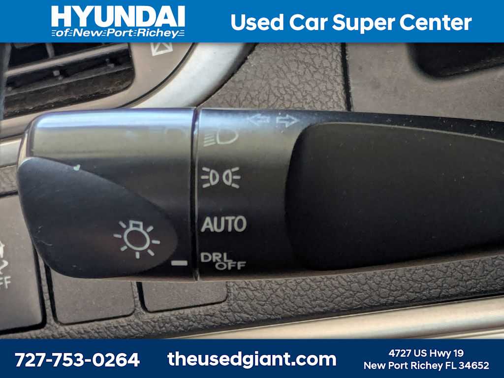 Thumbnail: 2012 Toyota Camry - 26