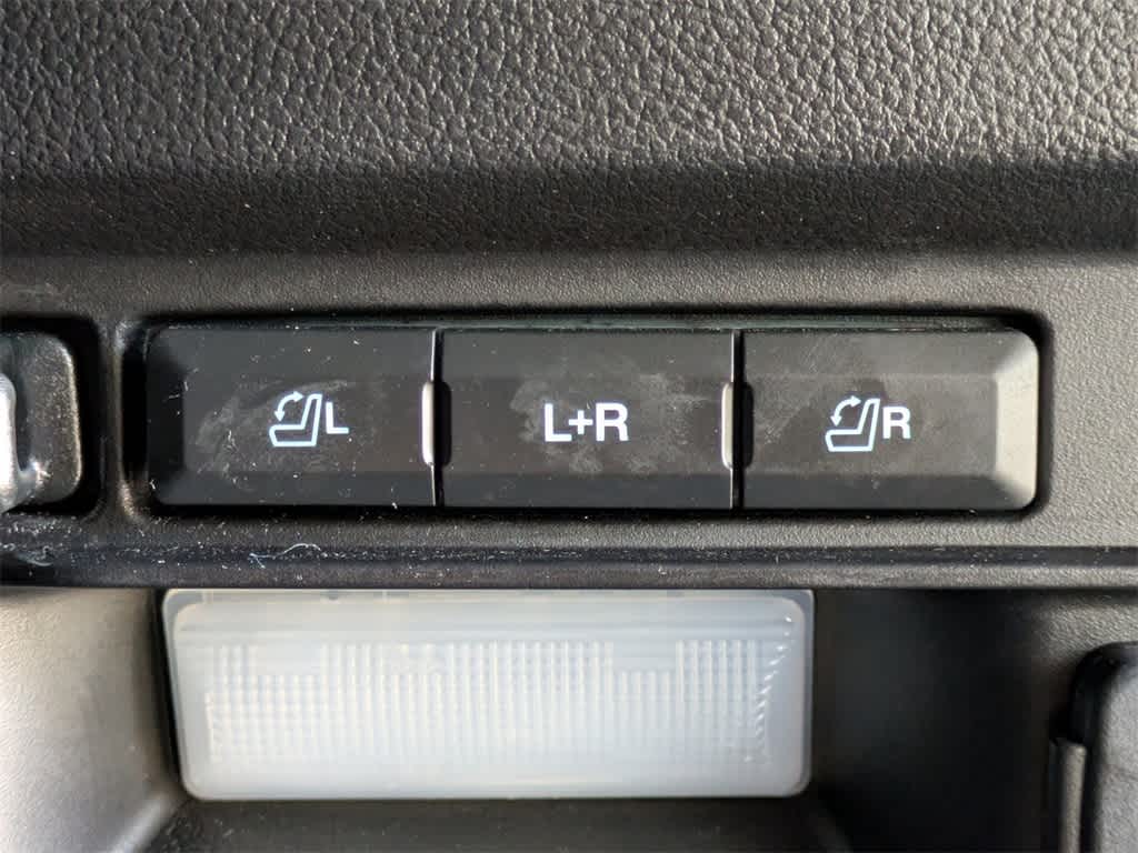 Thumbnail: 2020 Ford Explorer - 14