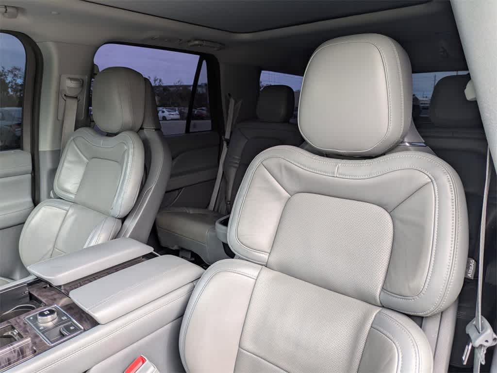 Thumbnail: 2020 Lincoln Navigator - 6