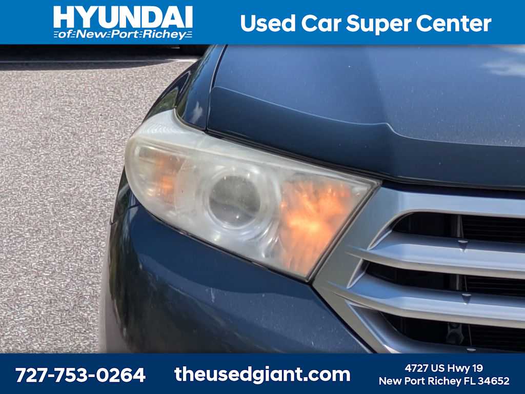 Thumbnail: 2012 Toyota Highlander - 9