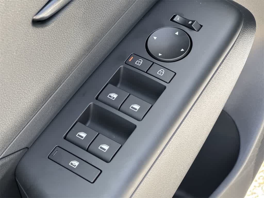 2025 Hyundai Kona SEL 16