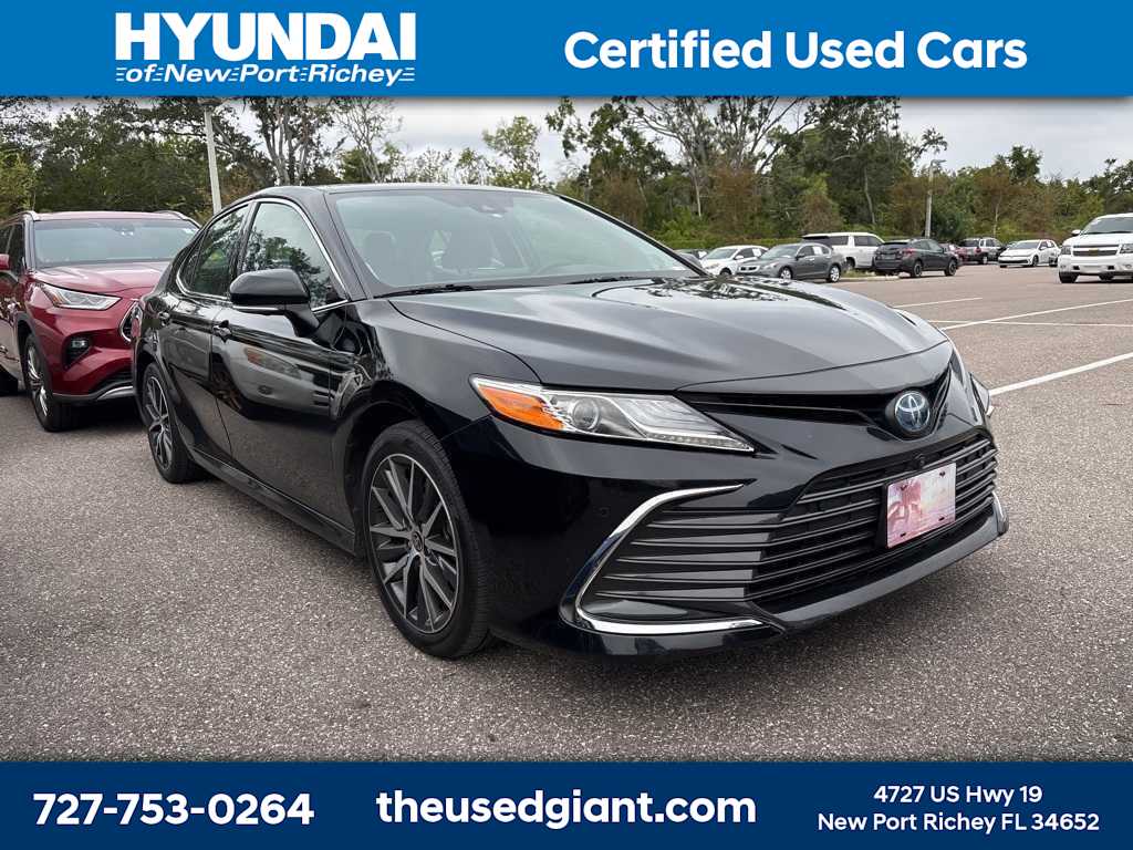 Thumbnail: 2022 Toyota Camry - 4