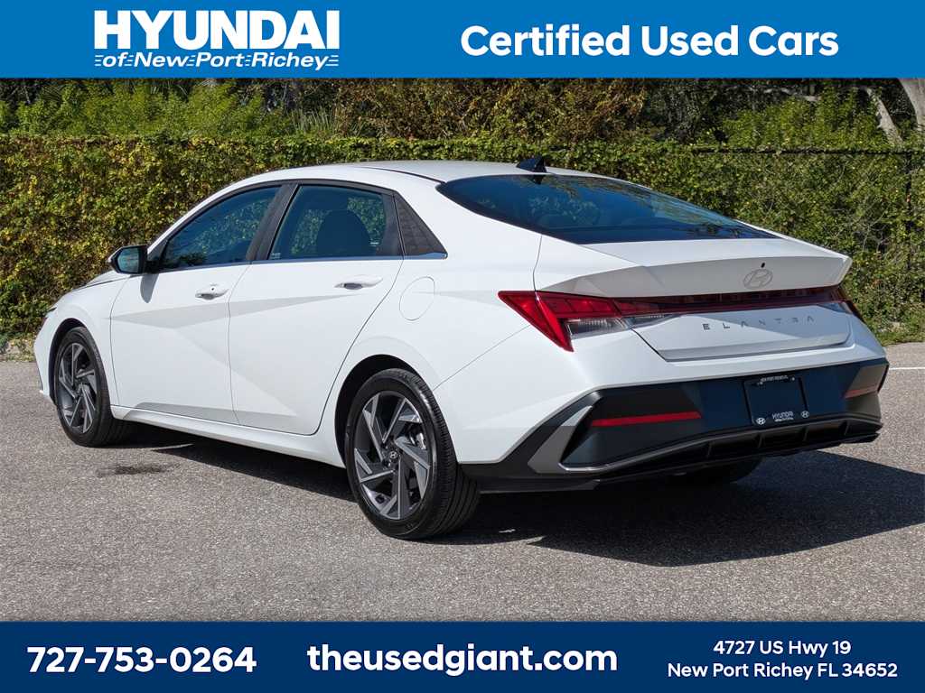 Thumbnail: 2024 Hyundai Elantra - 3