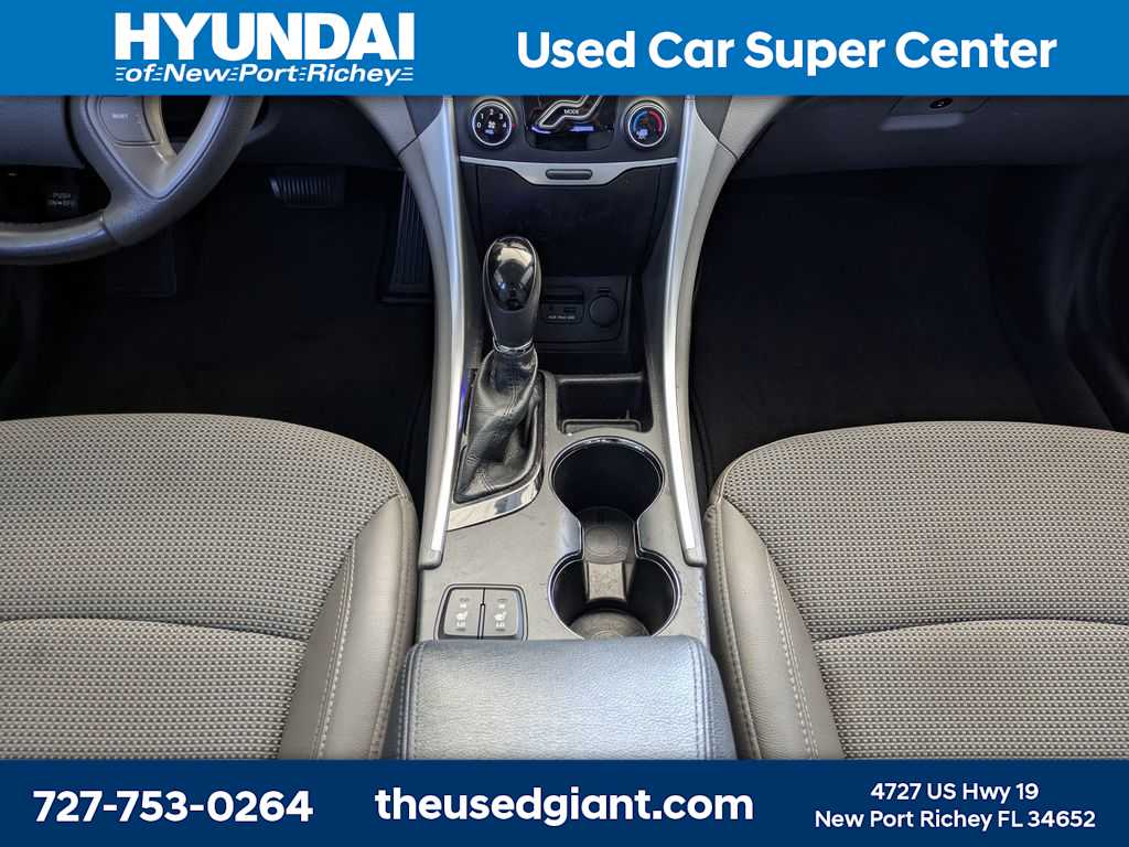 Thumbnail: 2013 Hyundai Sonata - 18