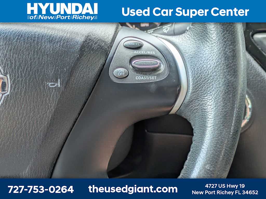 Thumbnail: 2015 Nissan Pathfinder - 31