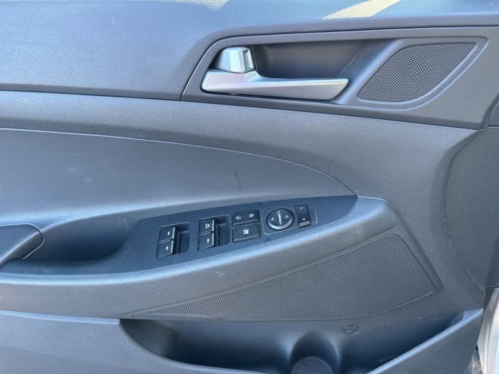 Thumbnail: 2016 Hyundai Tucson - 11