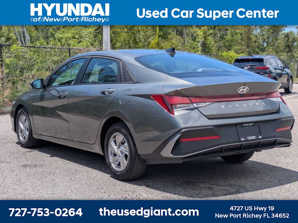 Thumbnail: 2025 Hyundai Elantra - 3