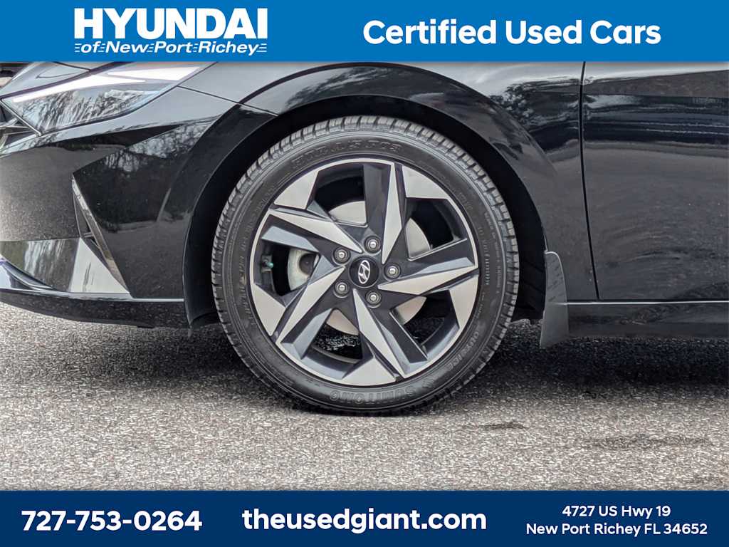 Thumbnail: 2022 Hyundai Elantra - 10