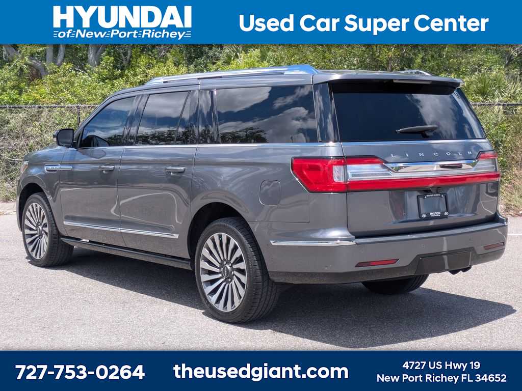 Thumbnail: 2021 Lincoln Navigator L - 3