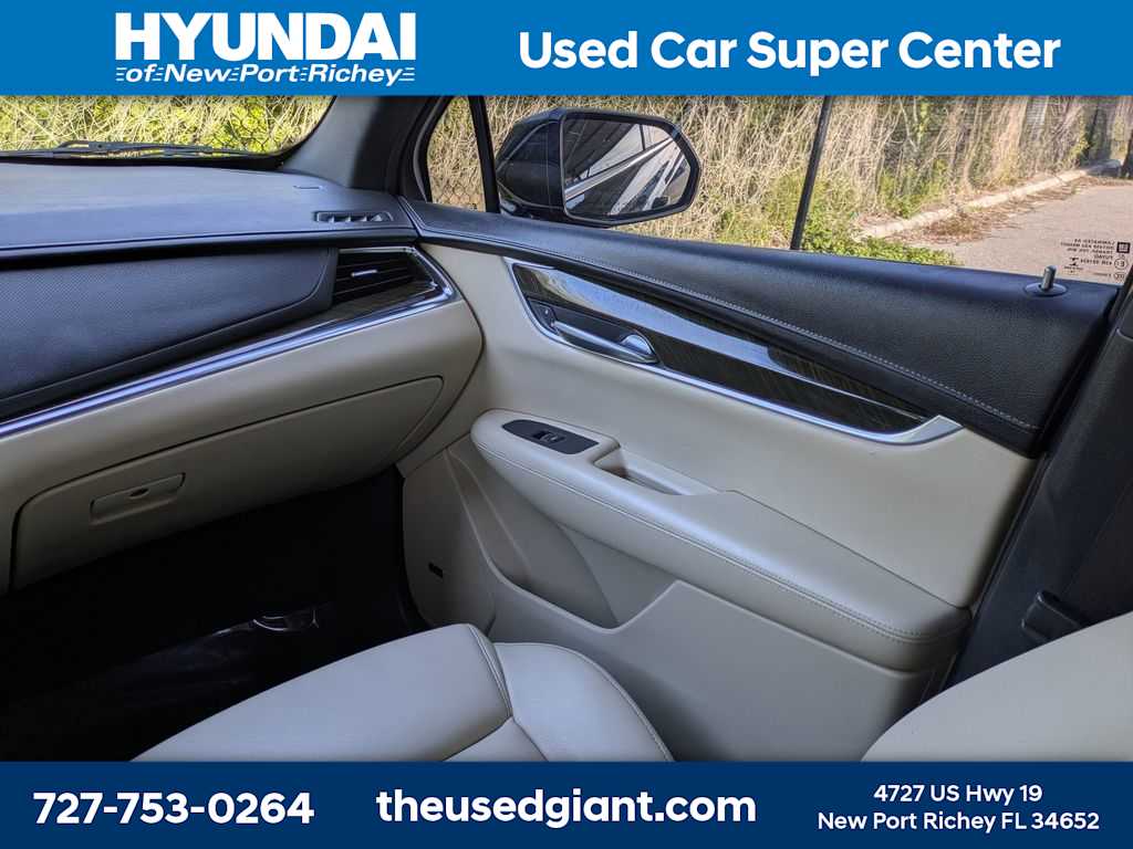 Thumbnail: 2017 Cadillac XT5 - 20