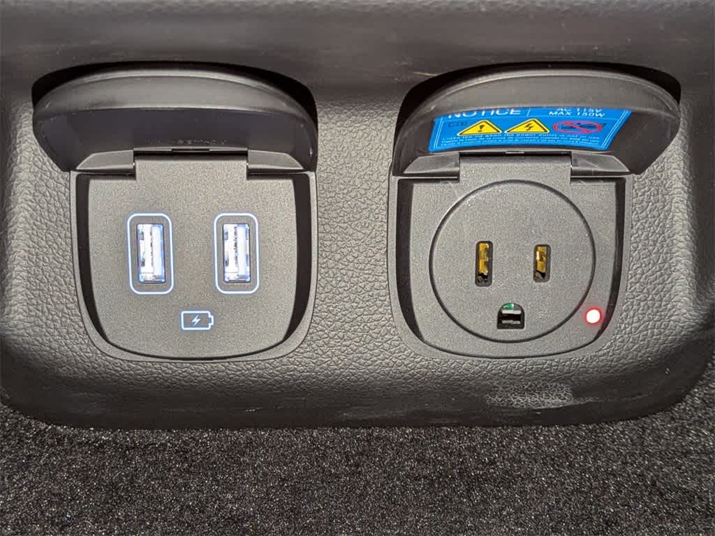 Thumbnail: 2022 Genesis GV70 - 19