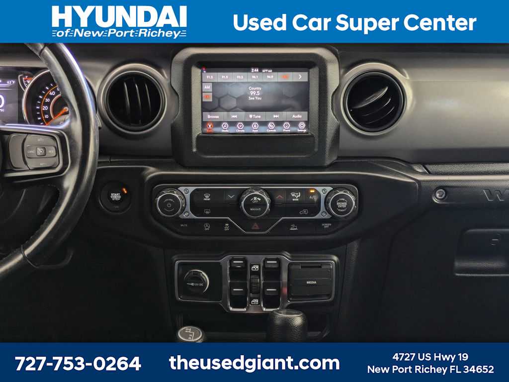 Thumbnail: 2022 Jeep Wrangler - 21