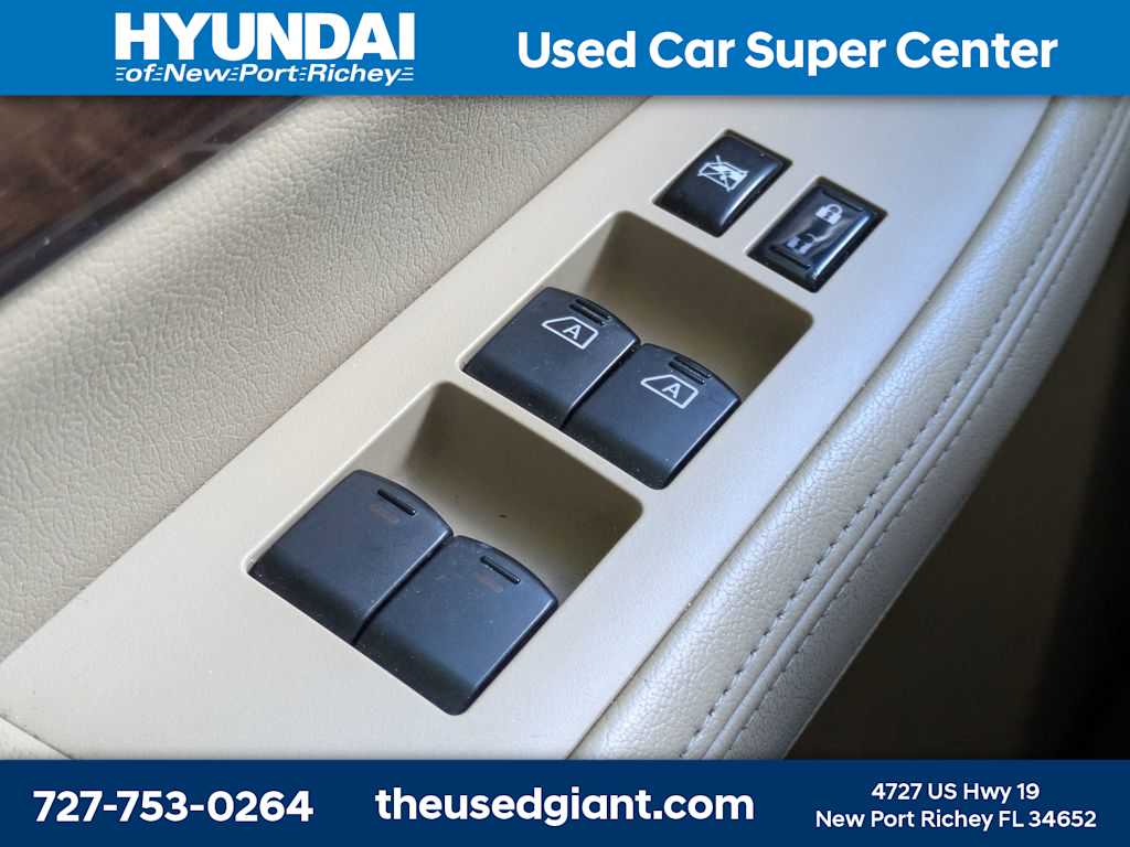 Thumbnail: 2014 Nissan Armada - 36