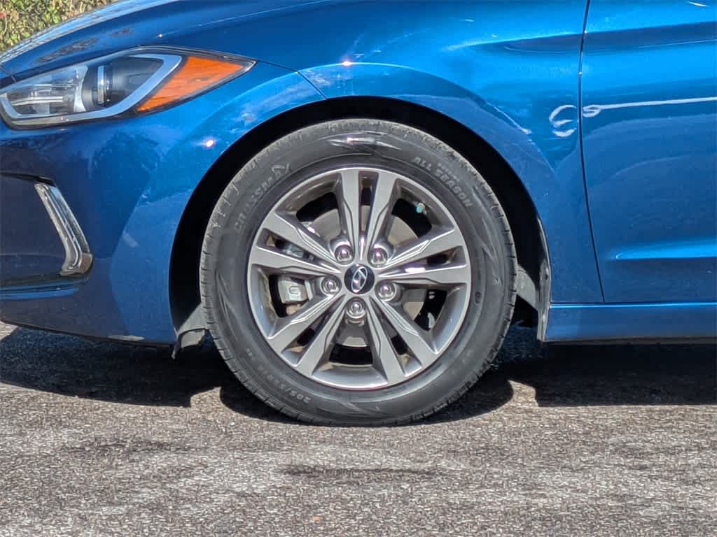 Thumbnail: 2018 Hyundai Elantra - 10