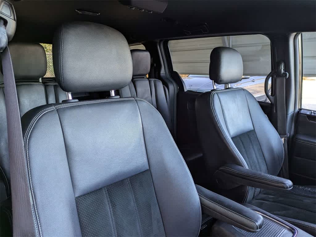 Thumbnail: 2015 Dodge Grand Caravan - 6