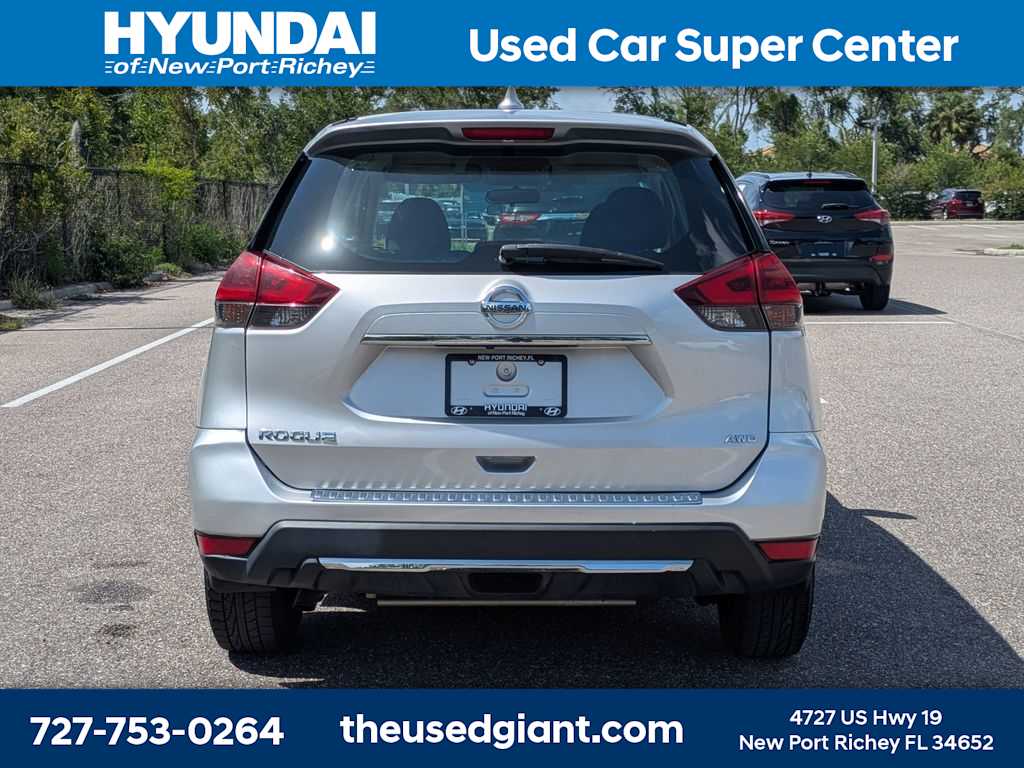 Thumbnail: 2018 Nissan Rogue - 4