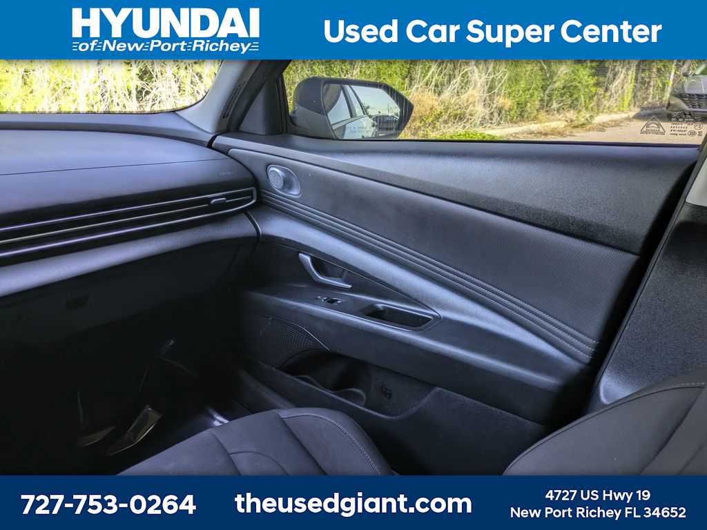Thumbnail: 2023 Hyundai Elantra - 16