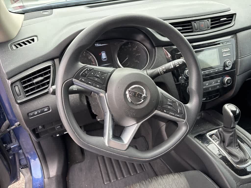 Thumbnail: 2017 Nissan Rogue - 10