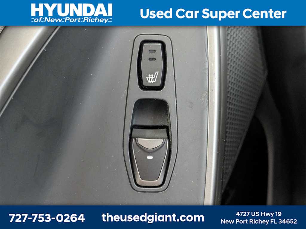 Thumbnail: 2018 Hyundai Santa Fe - 17