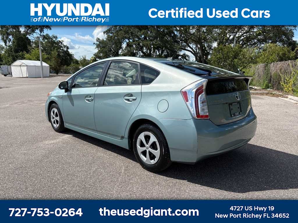 Thumbnail: 2015 Toyota Prius - 3