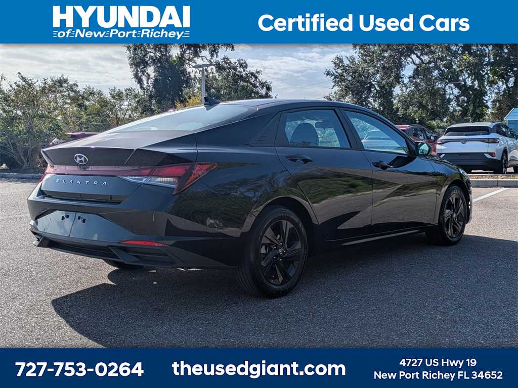 Thumbnail: 2023 Hyundai Elantra - 5