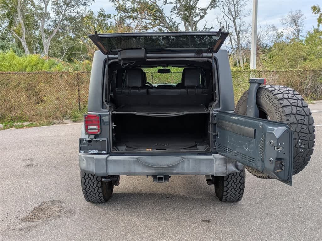 Thumbnail: 2017 Jeep Wrangler - 12