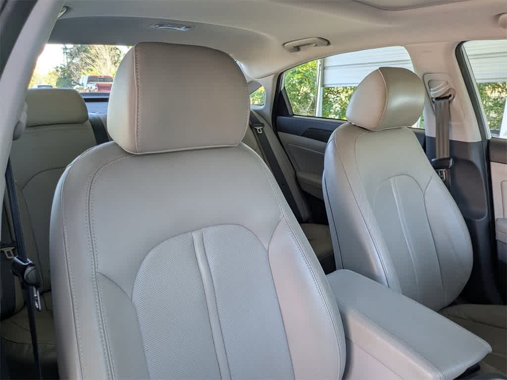 Thumbnail: 2019 Hyundai Sonata - 6