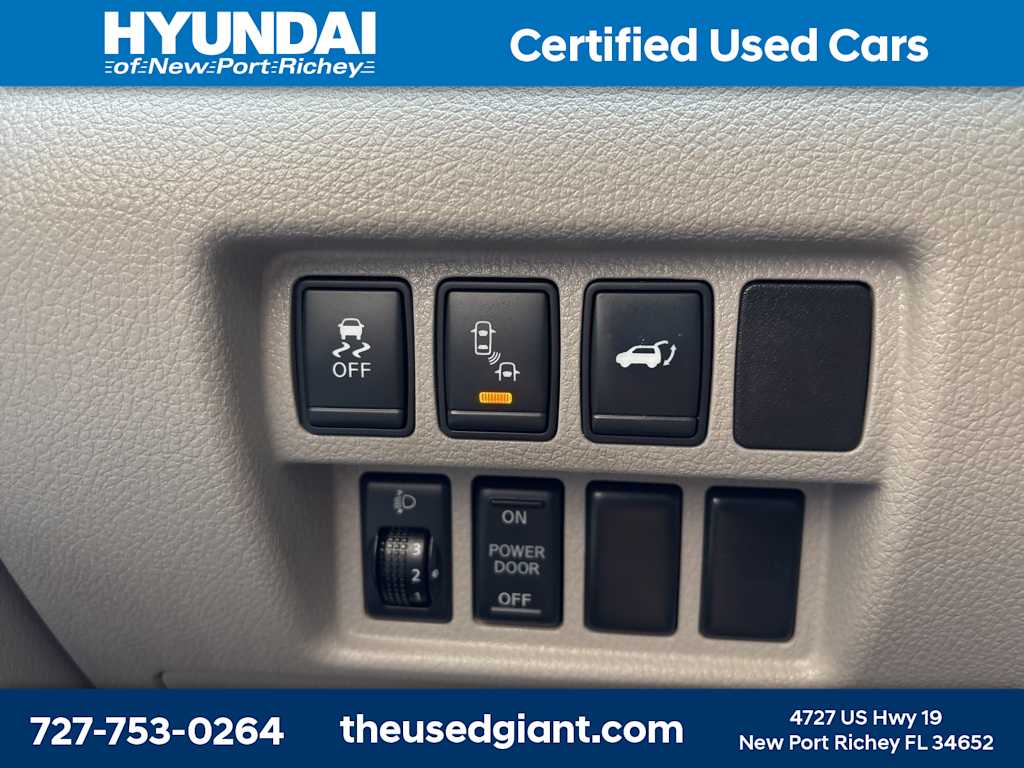 Thumbnail: 2012 Nissan Quest - 35