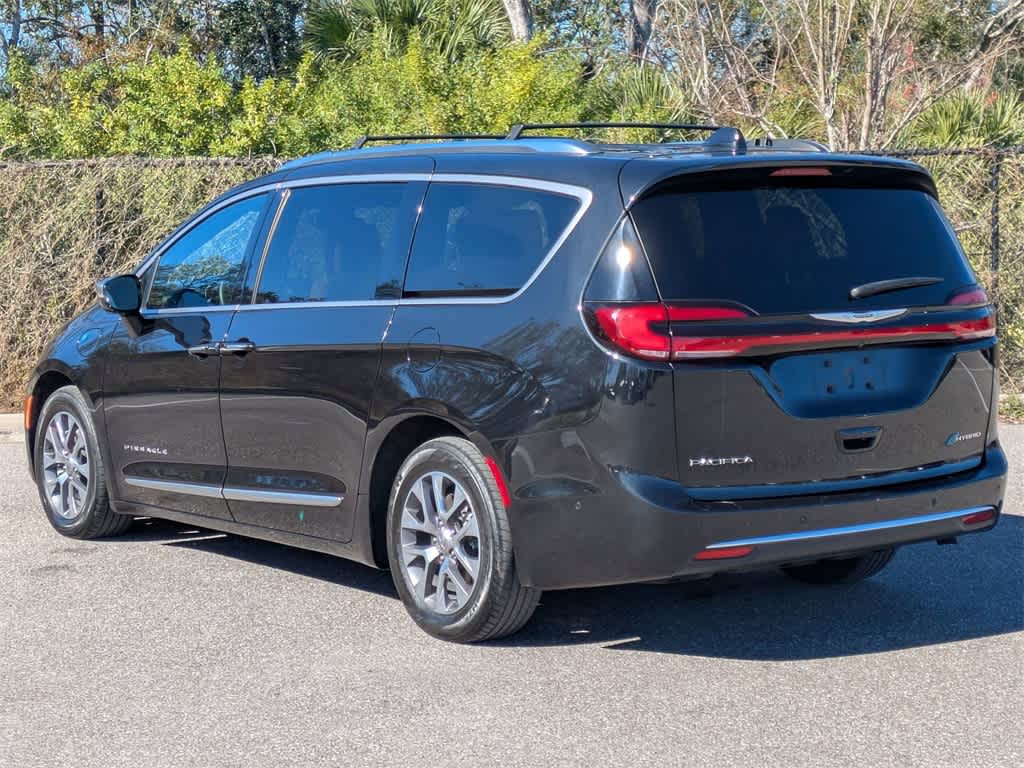 Thumbnail: 2022 Chrysler Pacifica - 3