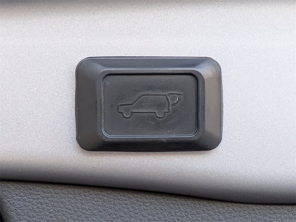 Thumbnail: 2019 Toyota RAV4 - 13