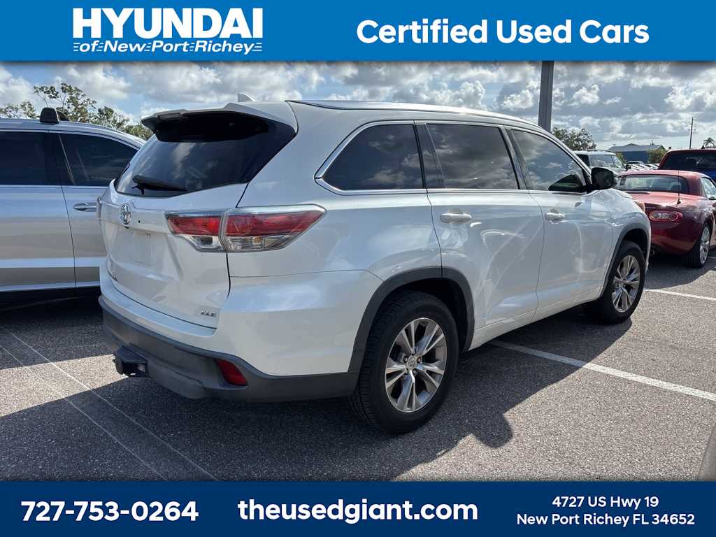 Thumbnail: 2015 Toyota Highlander - 3