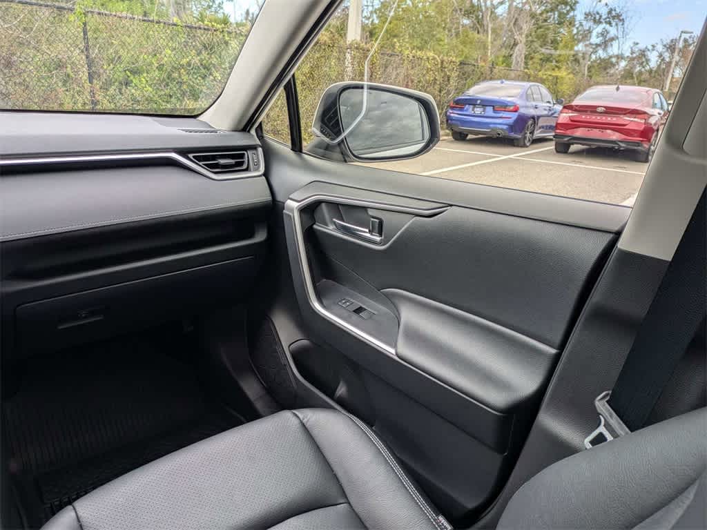 Thumbnail: 2025 Toyota RAV4 - 21