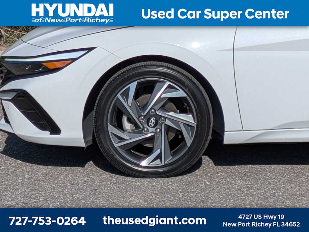 Thumbnail: 2024 Hyundai Elantra - 10