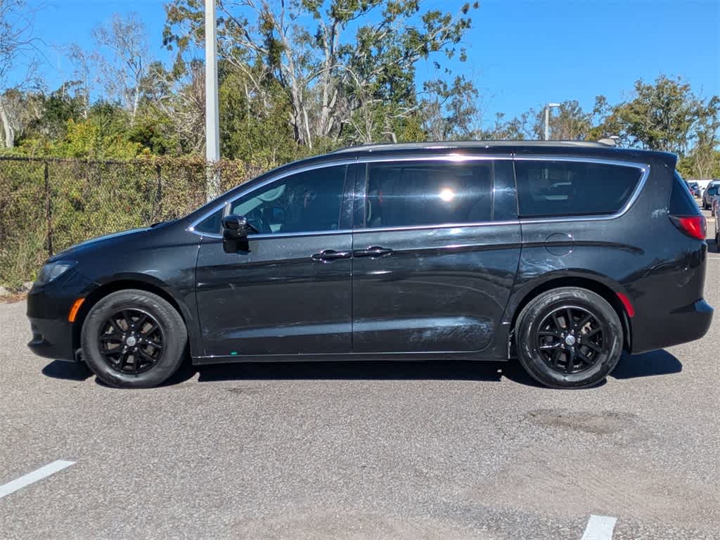 Thumbnail: 2021 Chrysler Voyager - 2