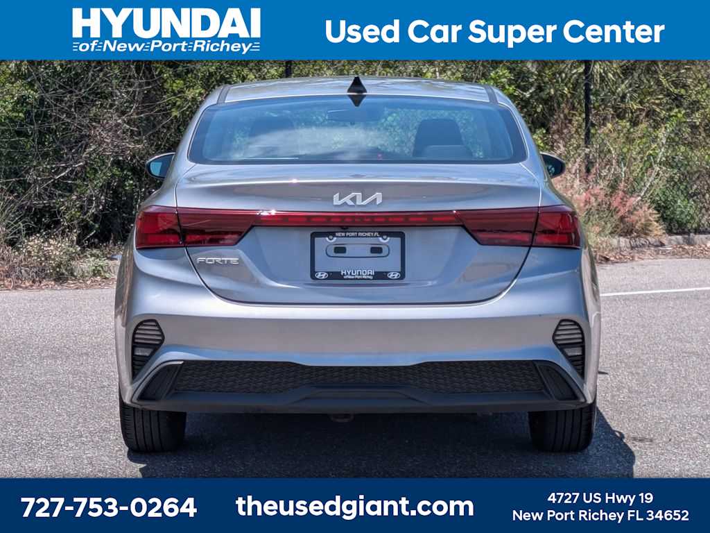 Thumbnail: 2024 Kia Forte - 4