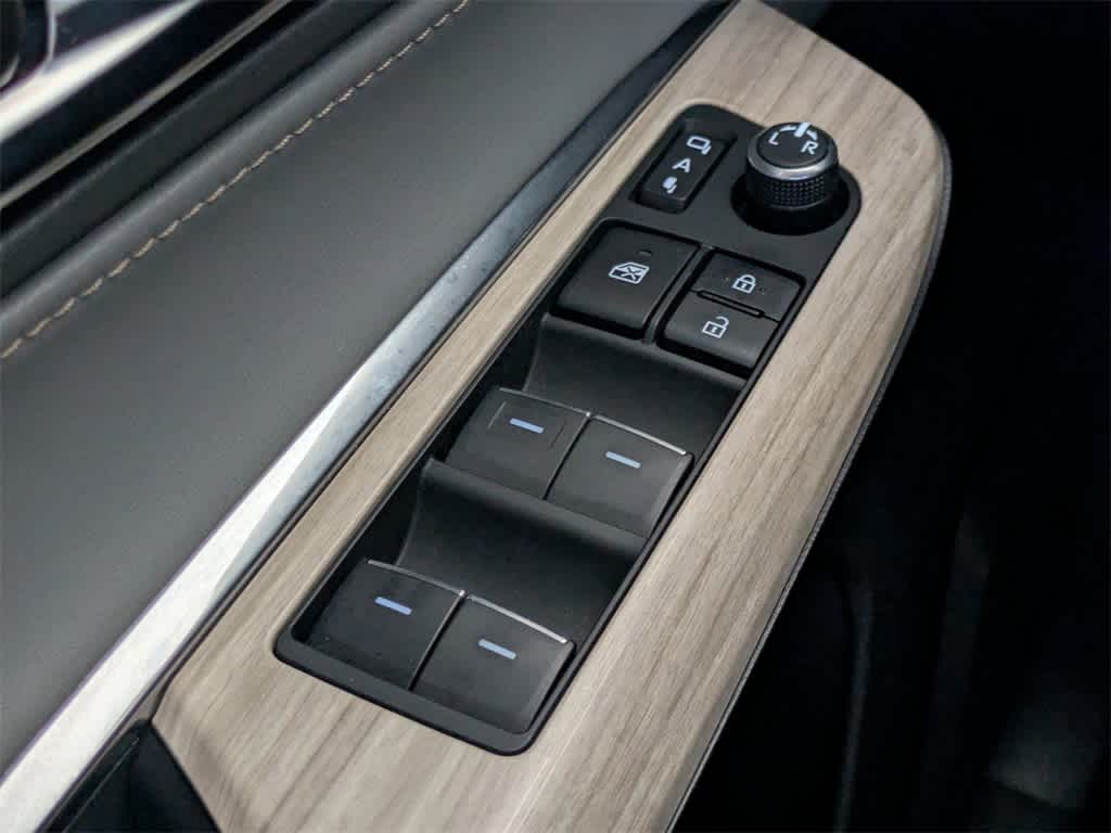 Thumbnail: 2024 Toyota Venza - 35