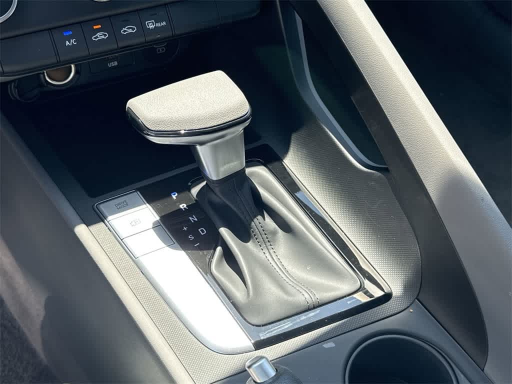 Thumbnail: 2025 Hyundai Elantra - 30